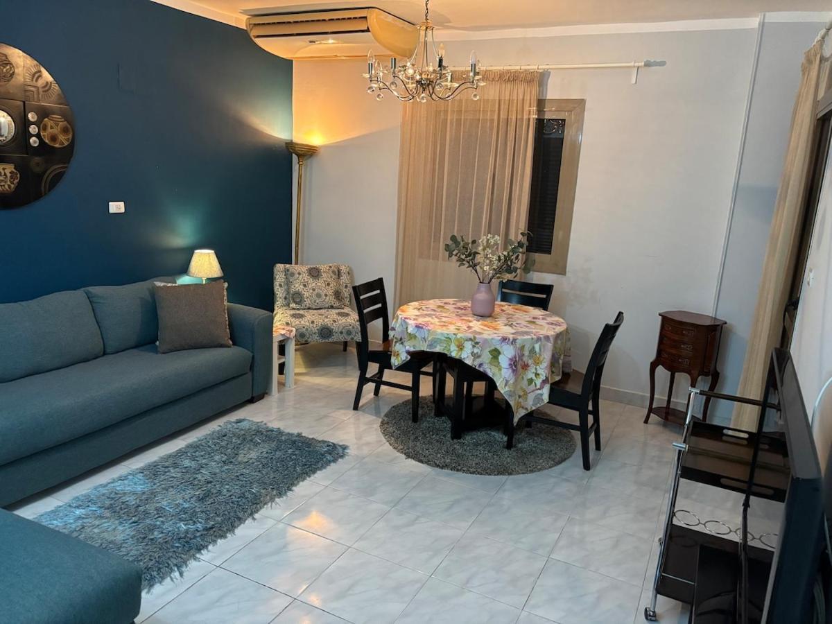 A Cozy Comforting Soothing Flat Apartment *